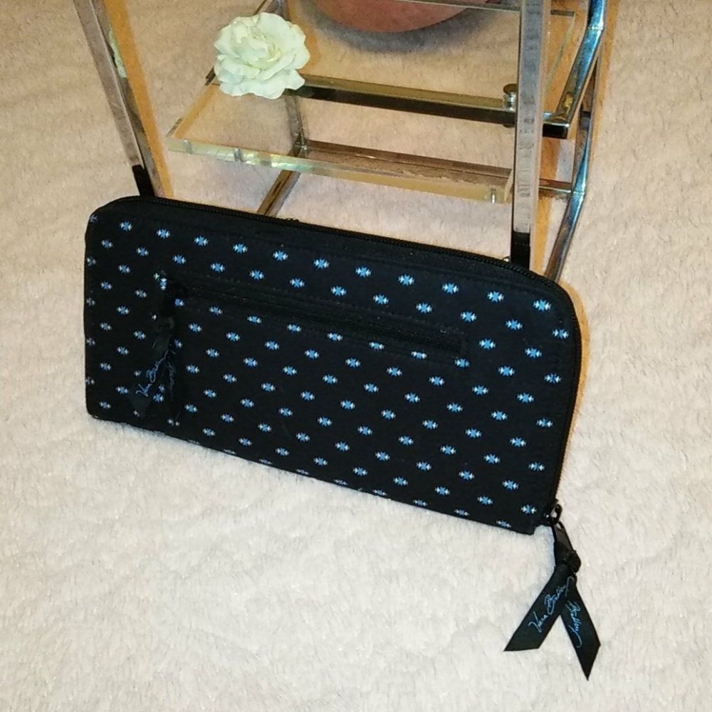 Vera Bradley 🌼Full Zip 💜 Wallet❤️